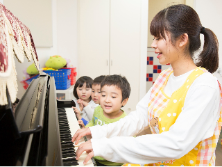 大阪保育こども教育専門学校